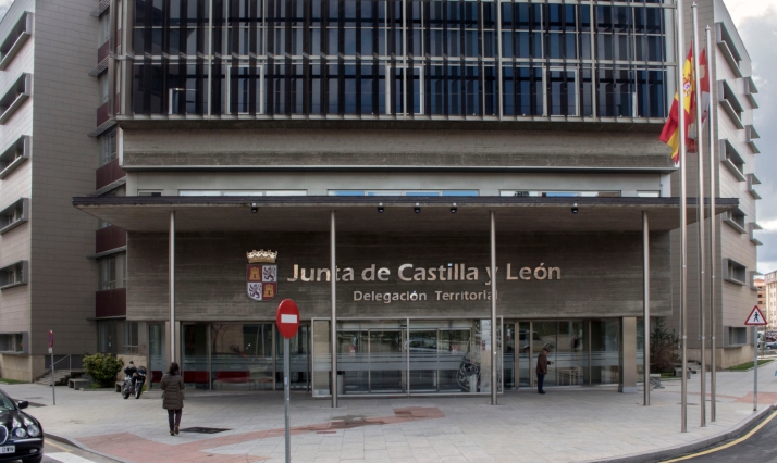 CSIF denuncia el salvaje recorte de las nóminas de mayo a numerosos trabajadores de la Junta 