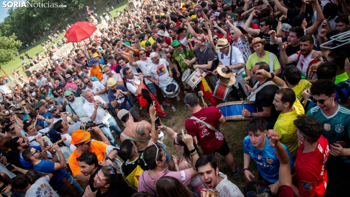 Fotos: La suelta de la Compra acaba con varios sustos y con un Valonsadero volcado con los toros