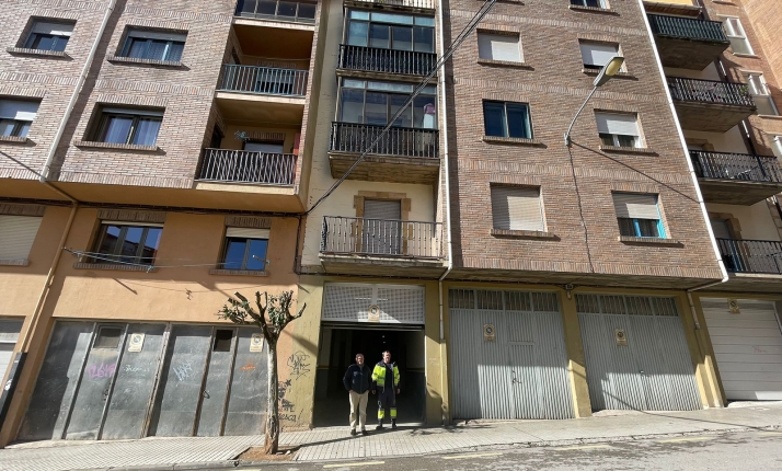 Portal de Doctrina 28, cuyos vecinos se han sumado al sistema de calefacción y agua caliente de REBI. 