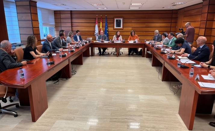 Reunión Mesa de las Telecomunicaciones. /Jta.