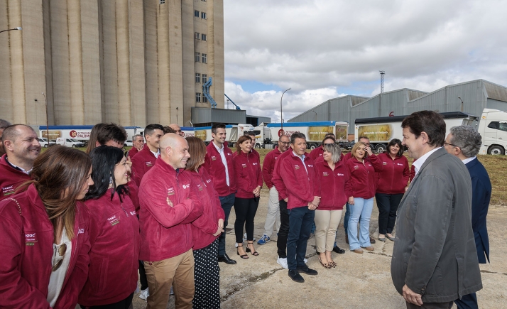 Mañueco reivindica el valor del sector cerealista de Castilla y León que aporta 2.000 M€ anuales a la economía regional y genera riqueza y empleo