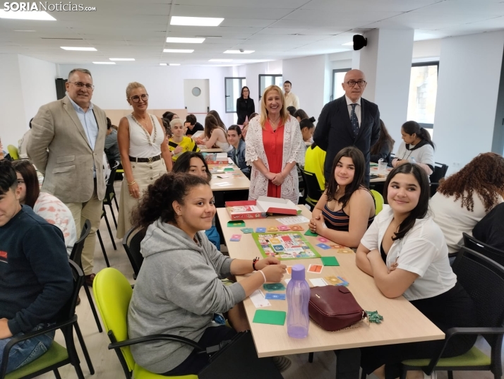 Caja Rural acerca a los alumnos sorianos la realidad financiera: bolsa o criptomonedas, entre sus favoritos