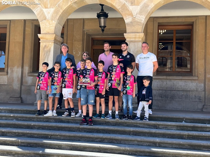Ayuntamiento y Diputación de Soria reciben con honores al mejor equipo alevín de España: el Sporting Santo Domingo