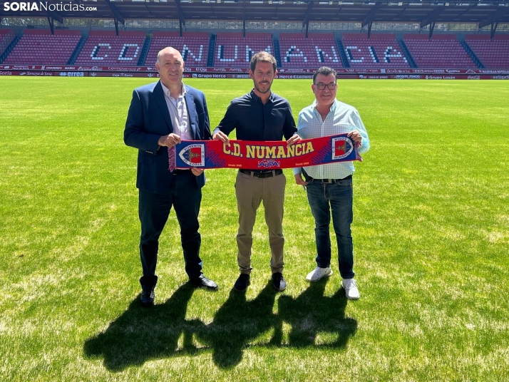 Aitor Calle, ambicioso en su presentación: El Numancia es el mejor compañero de viaje para llegar al fútbol profesional