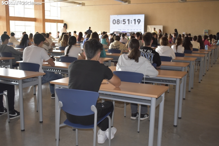 GALERÍA | Arranca la EBAU en Soria y los alumnos salen a lucirse