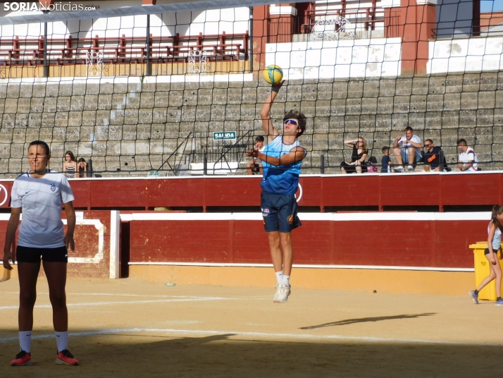 En imágenes: El Voley Plaza alcanza el ecuador de la competición en una tarde apasionante de deporte