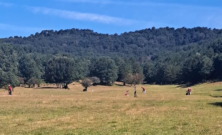 María Cristina Oteo y José Carlos Fidalgo, triunfadores del torneo de golf en San Leonardo