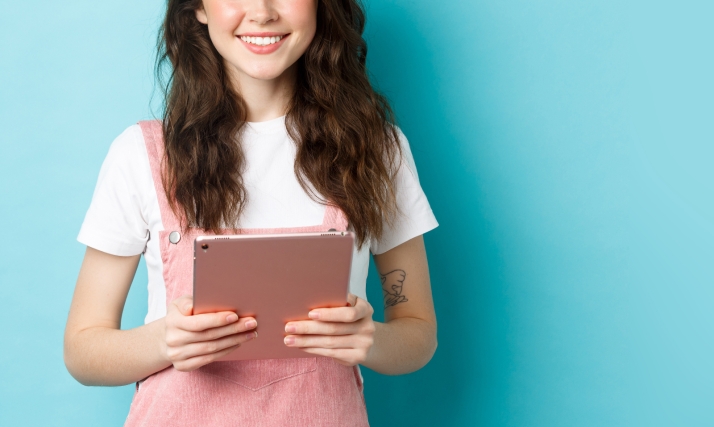 37 familias sorianas se beneficiaron, durante 2023-2024, de las ayudas de Castilla y León para la adquirir dispositivos digitales