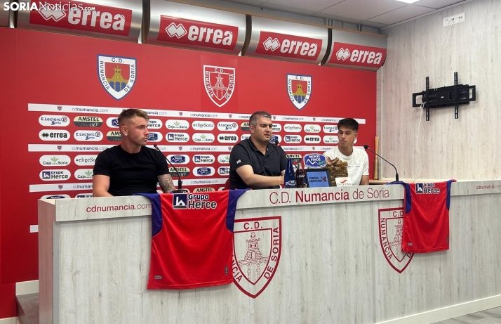 Álex Huerta ve complicado que Carlos González vuelva al Numancia: Creo que su futuro está en el extranjero