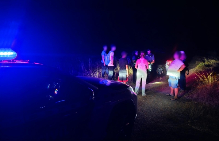 Tres niños, a los que se les hizo de noche en el monte, rescatados por la Guardia Civil