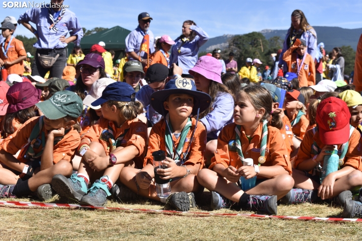 GALERÍA | Más de 5.000 jóvenes llenan de color el campamento de Covaleda