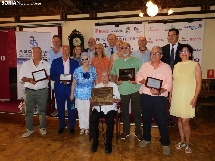 Fotos: Los hosteleros premian a Luis Ángel del Rincón (Motores), la Queru y el Casino