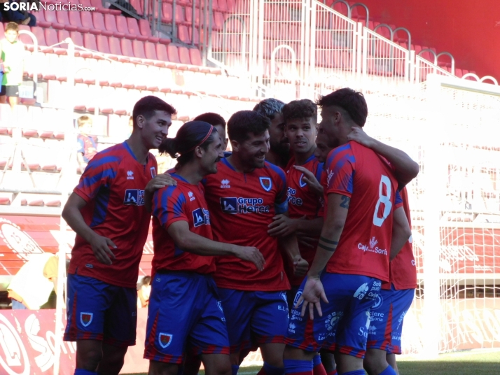 El Numancia gana 2-1 a la Ponferradina en su partido de presentación