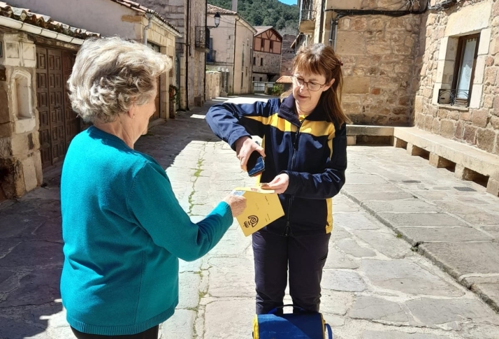 Correos ha emitido 1.468 distintivos ambientales de vehículos en Soria hasta junio