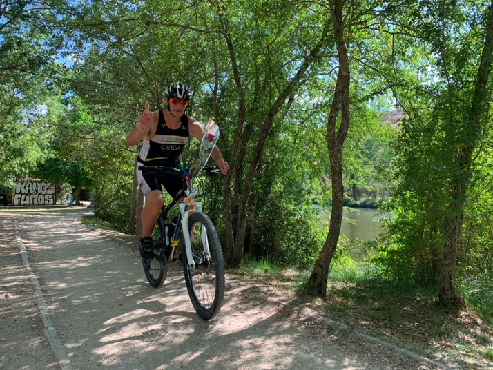 El triatlón más emotivo recuerda, un verano más, a la soriana María García Rubio