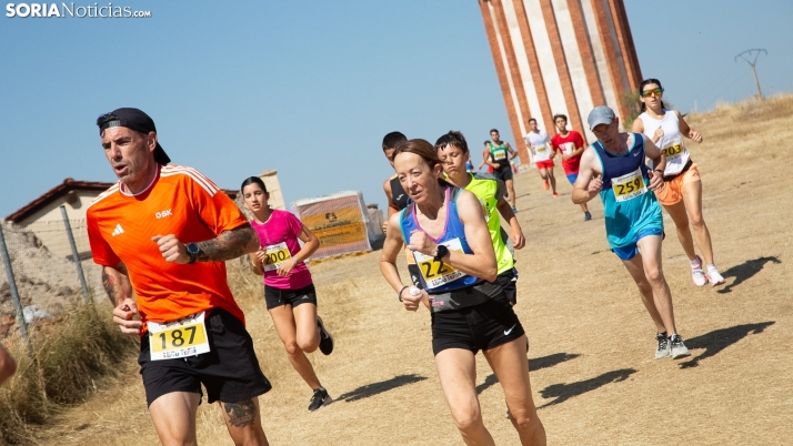 GALERÍA | Cientos de corredores queman zapatilla en la XLIII Cross Popular Villa de Abejar