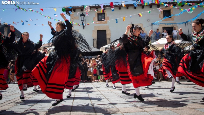 EN FOTOS | Covaleda baila la Jota en honor a San Lorencito