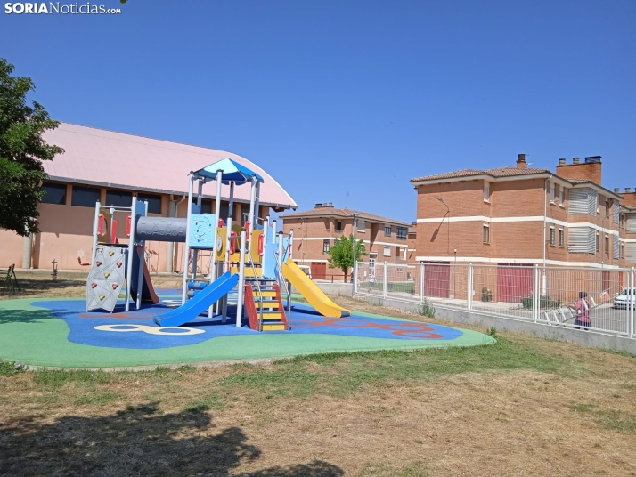 Un nuevo parque infantil, un camino rehabilitado o la mejora del edificio multiusos, Quintana Redonda disfruta ya de cinco servicios públicos renovados 
