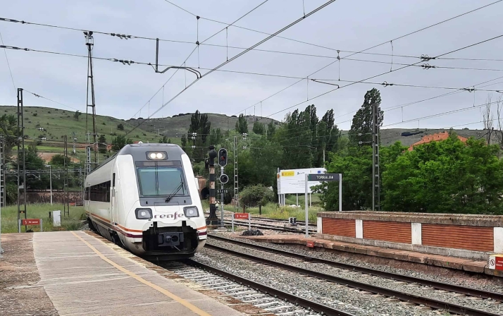 Los usuarios de Renfe ya pueden adquirir los abonos gratuitos de Media Distancia y Cercanías para el tercer cuatrimestre del año