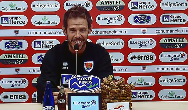 Aitor Calle, ante el partido contra el Corouxo: Combinan muy bien lo asociativo y tienen buenas individualidades en el ataque