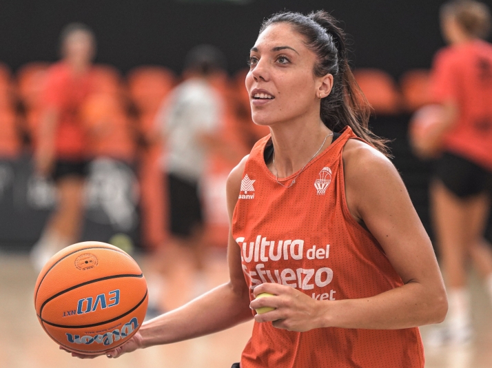 La base soriana Cristina Ouviña no jugará esta temporada con Valencia Basket para ser madre