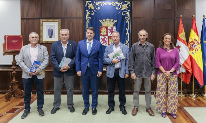 Mañueco y las organizaciones agrarias acuerdan llevar una postura común a Sánchez para lograr una PAC adaptada a Castilla y León