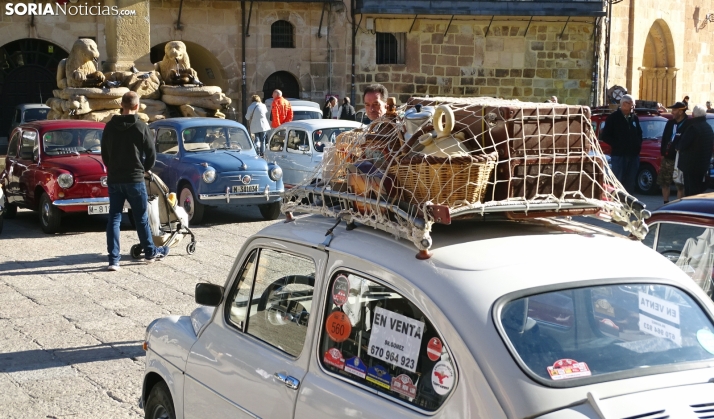 GALERÍA | Los míticos seiscientos llenan la plaza Mayor