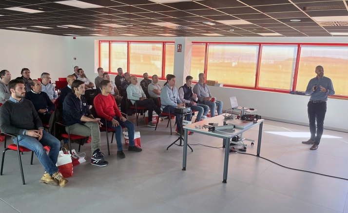 Los profesionales sorianos de la carpintería metálica se forman en La Rioja