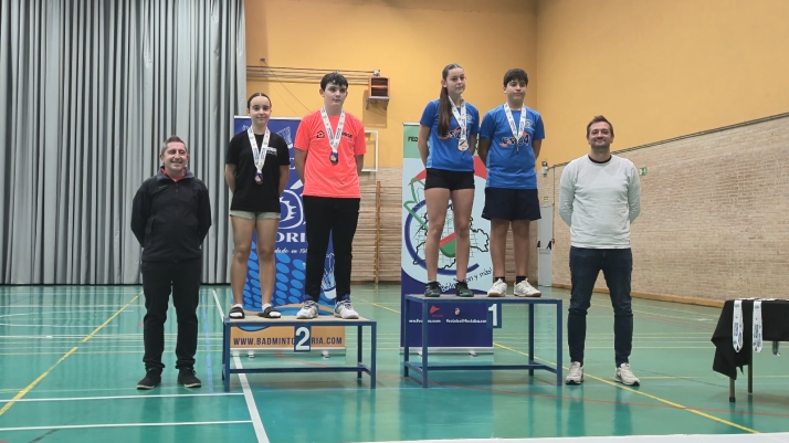 La cantera del Bádminton Soria no defrauda en el torneo de casa