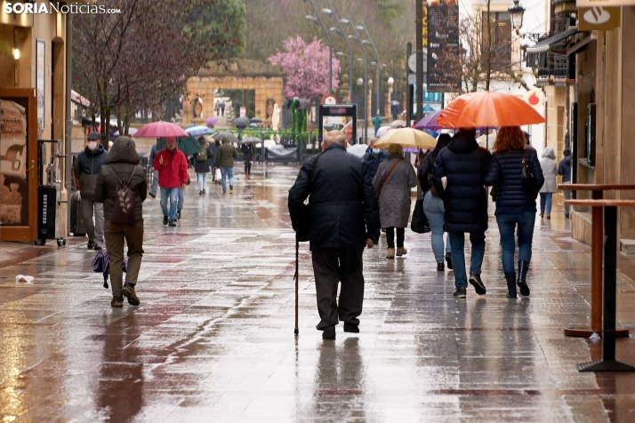 Lluvias dispersas y máximas en descenso, pero no será el peor día de la semana