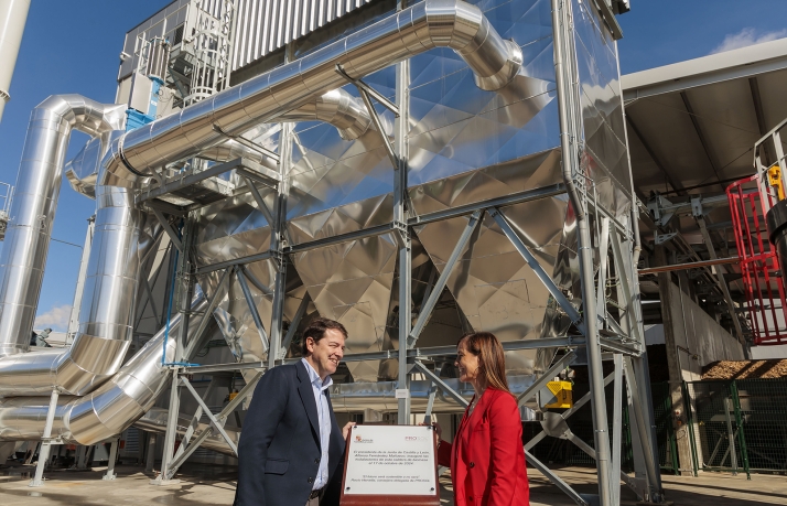 Mañueco, favorable a energía renovable térmica para que las empresas ahorren costes y avancen en sostenibilidad