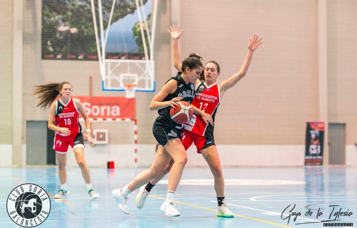 El CSB femenino suma su primera victoria en Gijón 