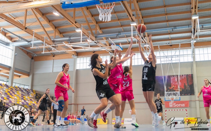 El CSB Femenino no mantiene el nivel fuera y cae ante la Universidad de Oviedo (81-64)