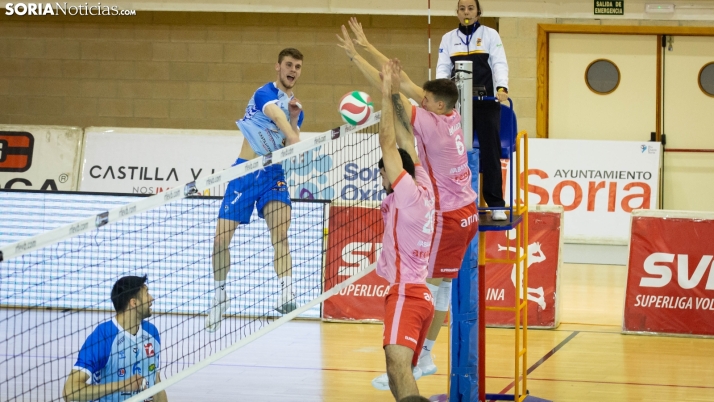 FOTOS y CRÓNICA | Grupo Herce suma y sigue venciendo con solvencia al Arenal Emeve