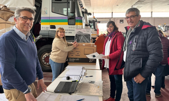 La Diputación hace entrega a los ayuntamientos equipos y accesorios informáticos