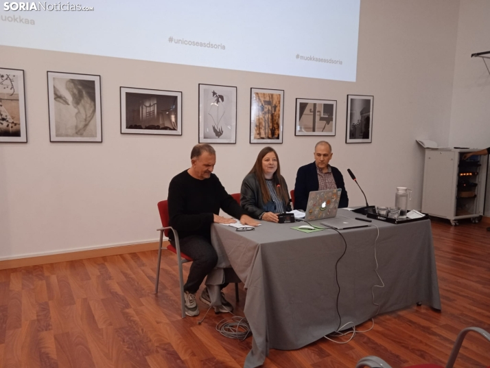 ¿Cómo sacar fotografías de concurso o hacer tipografía modular 3D de anuncio? La IX Jornadas Únicos se lo muestra a los alumnos de la Escuela de Artes