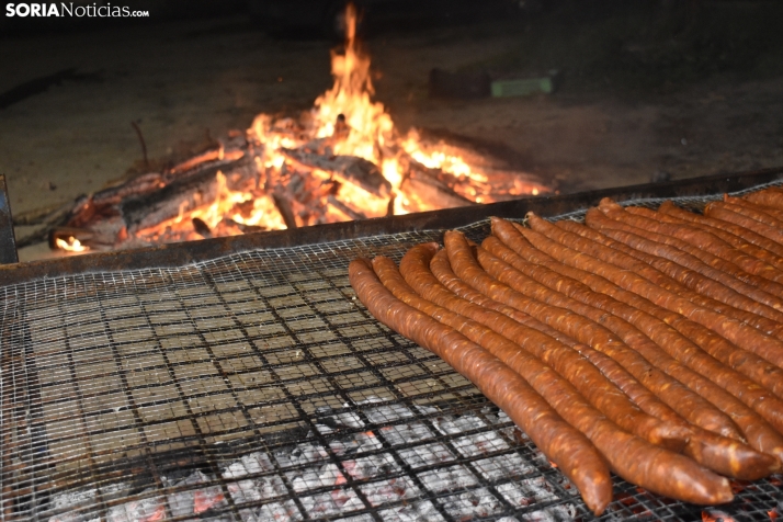 En fotos: Fuentetoba brilla al calor de su Luminaria