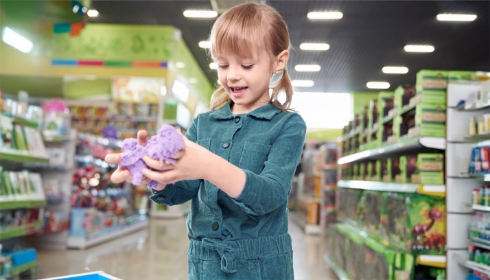 La Junta desarrolla una campaña de control de etiquetado y seguridad de juguetes con motivo de las compras navideñas