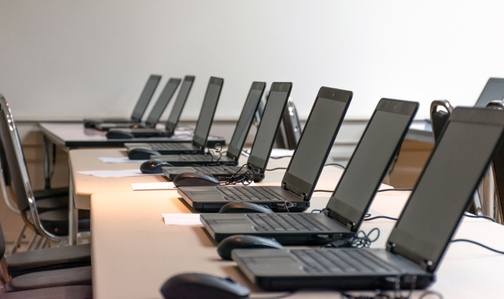 La solicitud de las ayudas para la adquisición de dispositivos digitales en Castilla y León, hasta el día 20