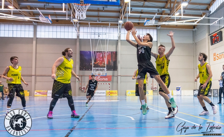 El CSB Caja Rural de Soria A logra su tercer triunfo en Primera y se cruzará con el Baloncesto La Flecha