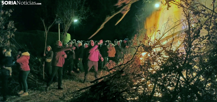 Pedrajas prende su Luminaria