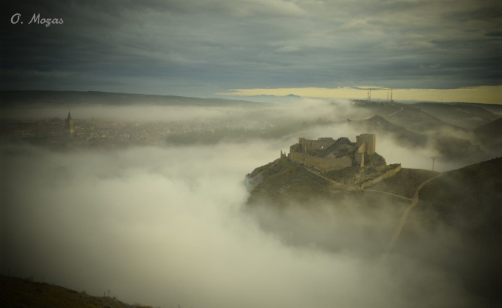 FOTOS | La niebla serpentea por El Burgo de Osma