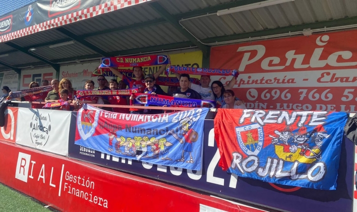 Coche + avión + tren: la odisea por ver la final entre el Pontevedra y el Numancia