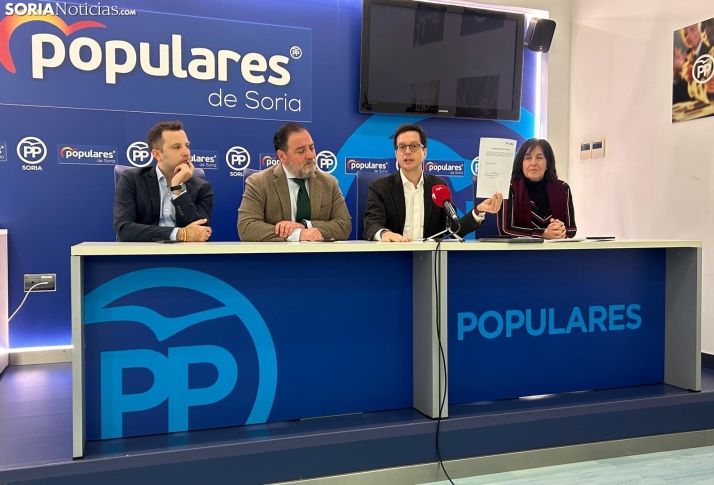 El PP cuestiona el modelo de Mínguez para Castilla y León: La alcaldesa de Suellacabras ha hecho más vivienda pública que él