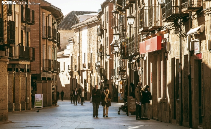 El Burgo premia la belleza floral: 600€ en juego para los balcones más creativos