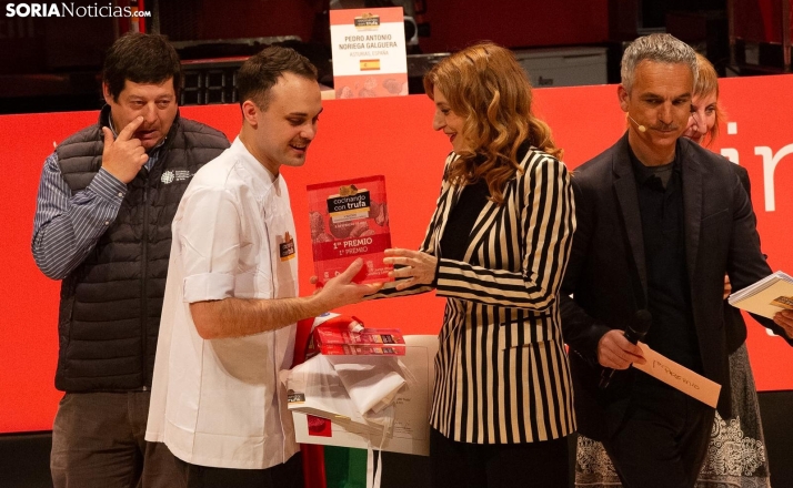 Diego Duarte, apadrinado por el restaurante Baluarte, se lleva el V Cocinando con Trufa