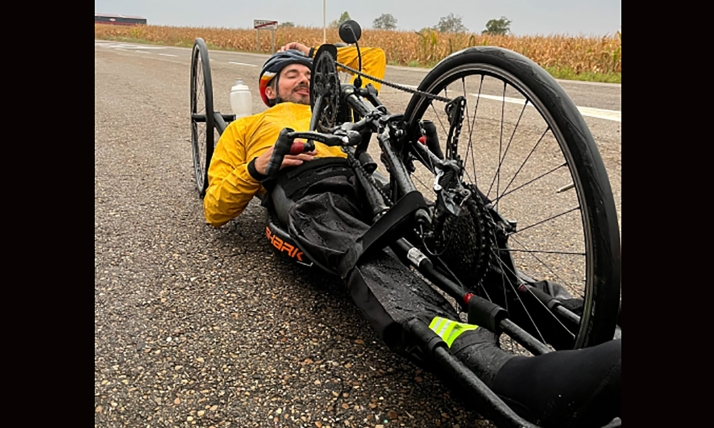360 kilómetros en 72 horas: El atleta paralímpico Daniel Rodríguez recorre parte del Camino del Cid con parada en El Burgo de Osma