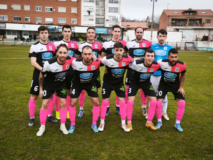 Atlético Astorga 2-0 S.D. Almazán: Los adnamantinos lo intentaron ante el líder