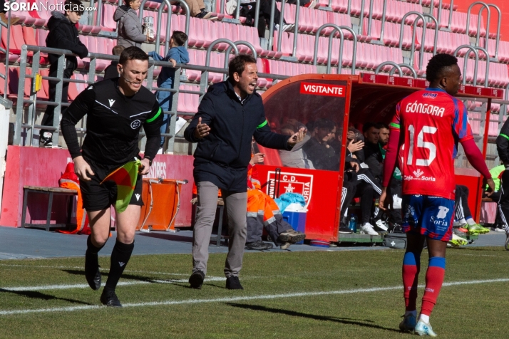 Aitor Calle da normalidad el liderato del Numancia: Queda mucho