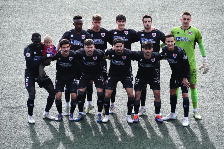 Langreo 0-0 Numancia: Los rojillos reaccionan muy tarde y pierden el liderato tras un mal partido